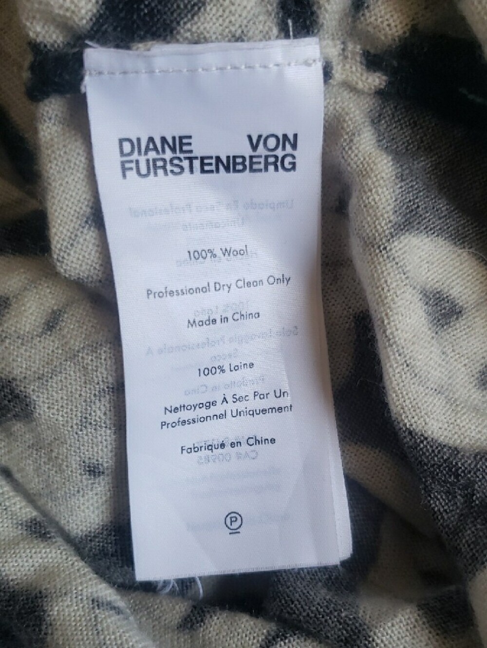 Diane Von Fustenberg Black & Cream Print Long Sleeve Turtleneck Top Size XS - Picture 5 of 5
